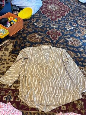 Neutral Gold Chain Print Long-Sleeve Women’s 3/4 Length Top